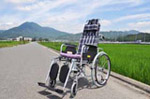リクライニング車いす